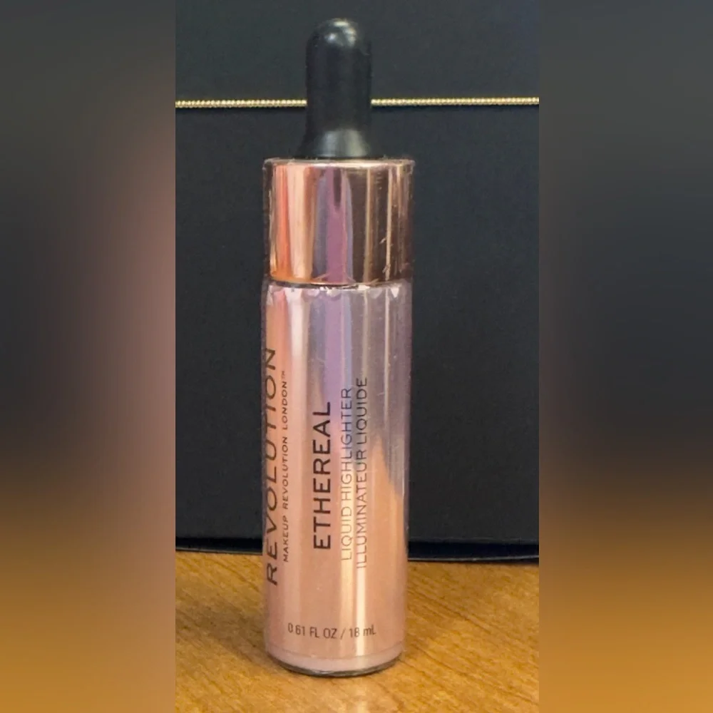 Revolution Ethereal Liquid Highlighter‎ 0.61 fl oz / 18 ml